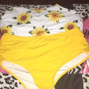 Two pieces swim suit